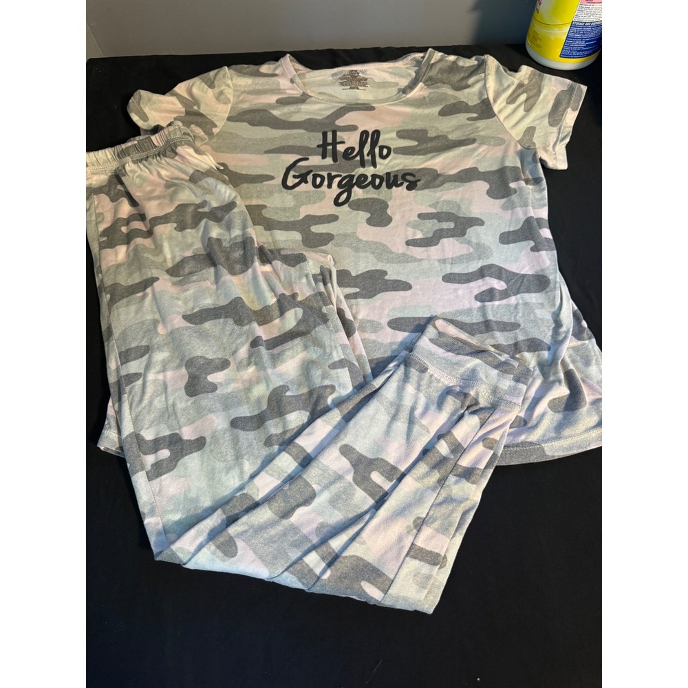 Secret Treasures Womens Camo Hello Gorgeous Pajama Set Grey Pink Small 4-6